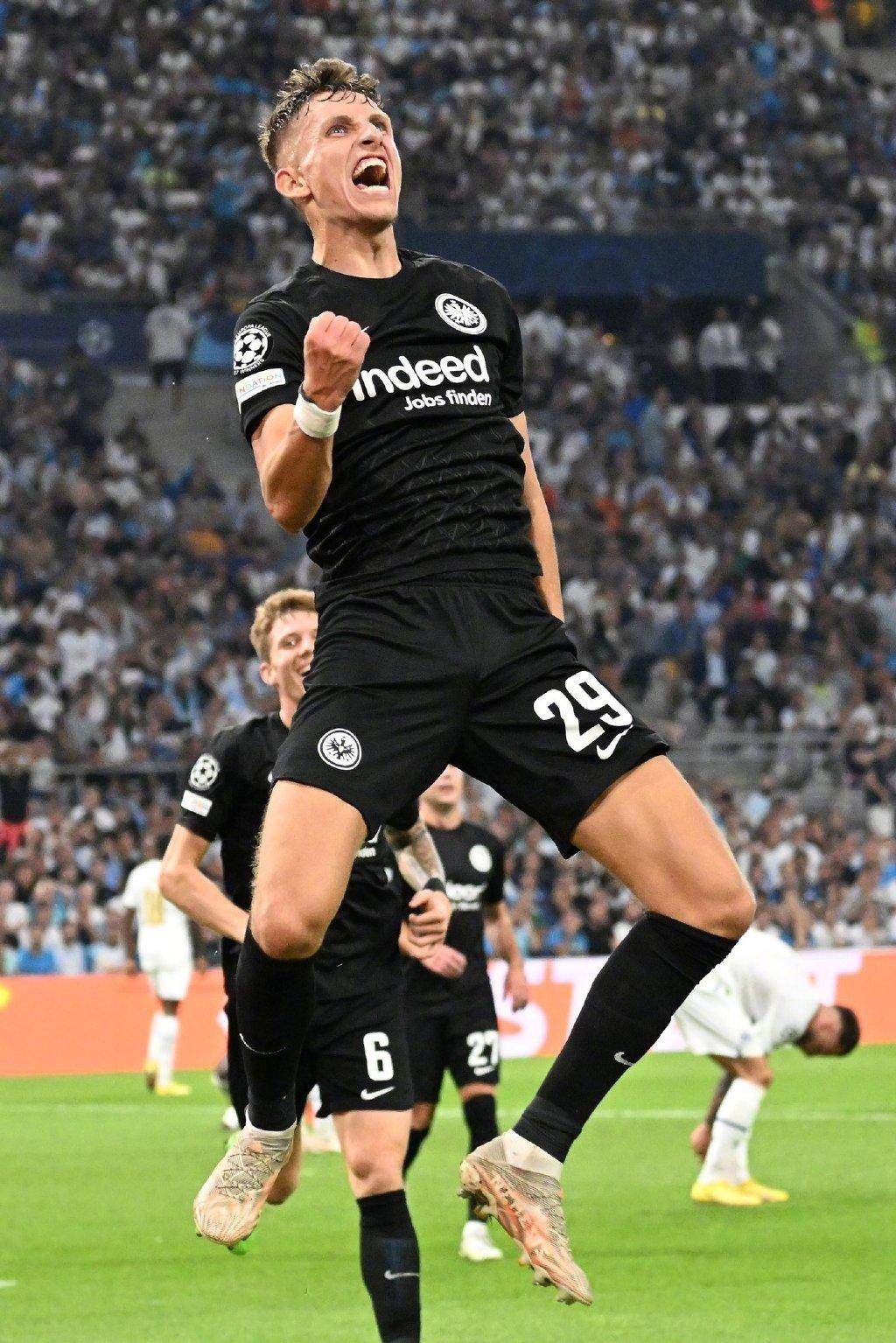 包含法兰克福做客受挫,德甲前景变得扑朔迷离的词条 包含法兰克福做客受挫,德甲前景变得扑朔迷离的词条