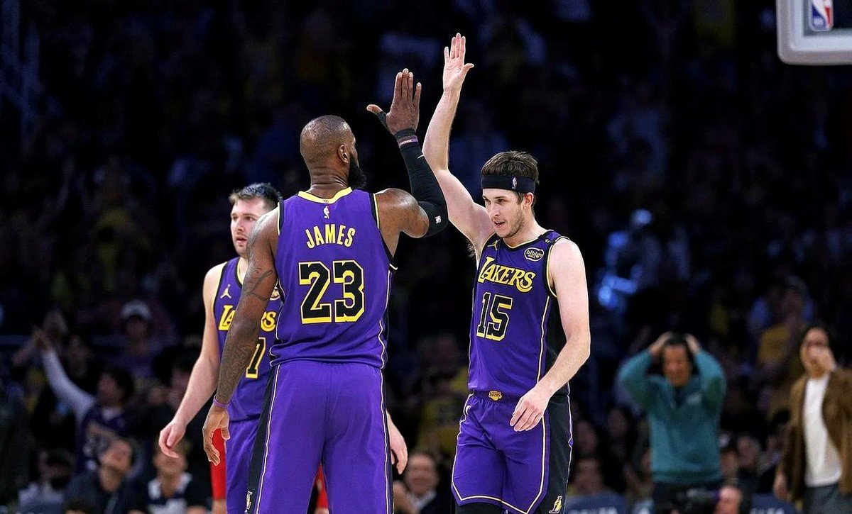 鹈鹕力克奇才,挺进季后赛的简单介绍 鹈鹕力克奇才,挺进季后赛的简单介绍