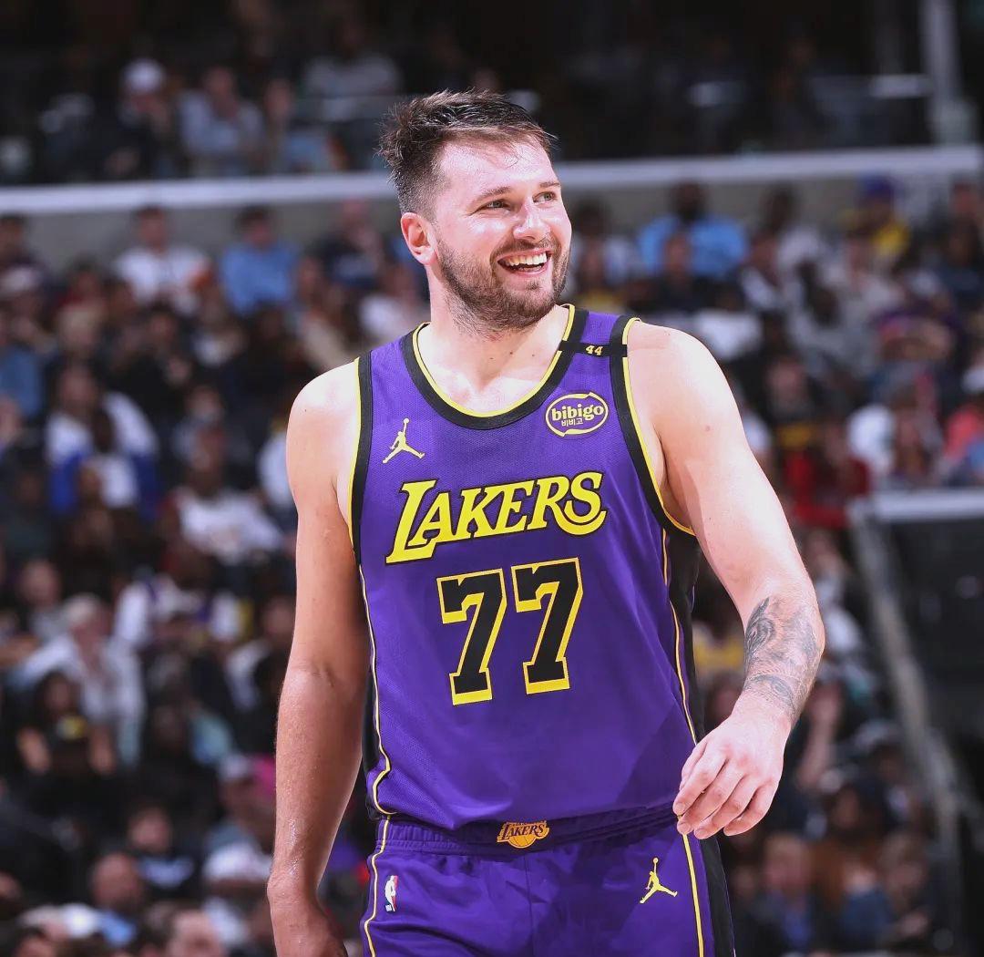 鹈鹕力克奇才,挺进季后赛的简单介绍 鹈鹕力克奇才,挺进季后赛的简单介绍