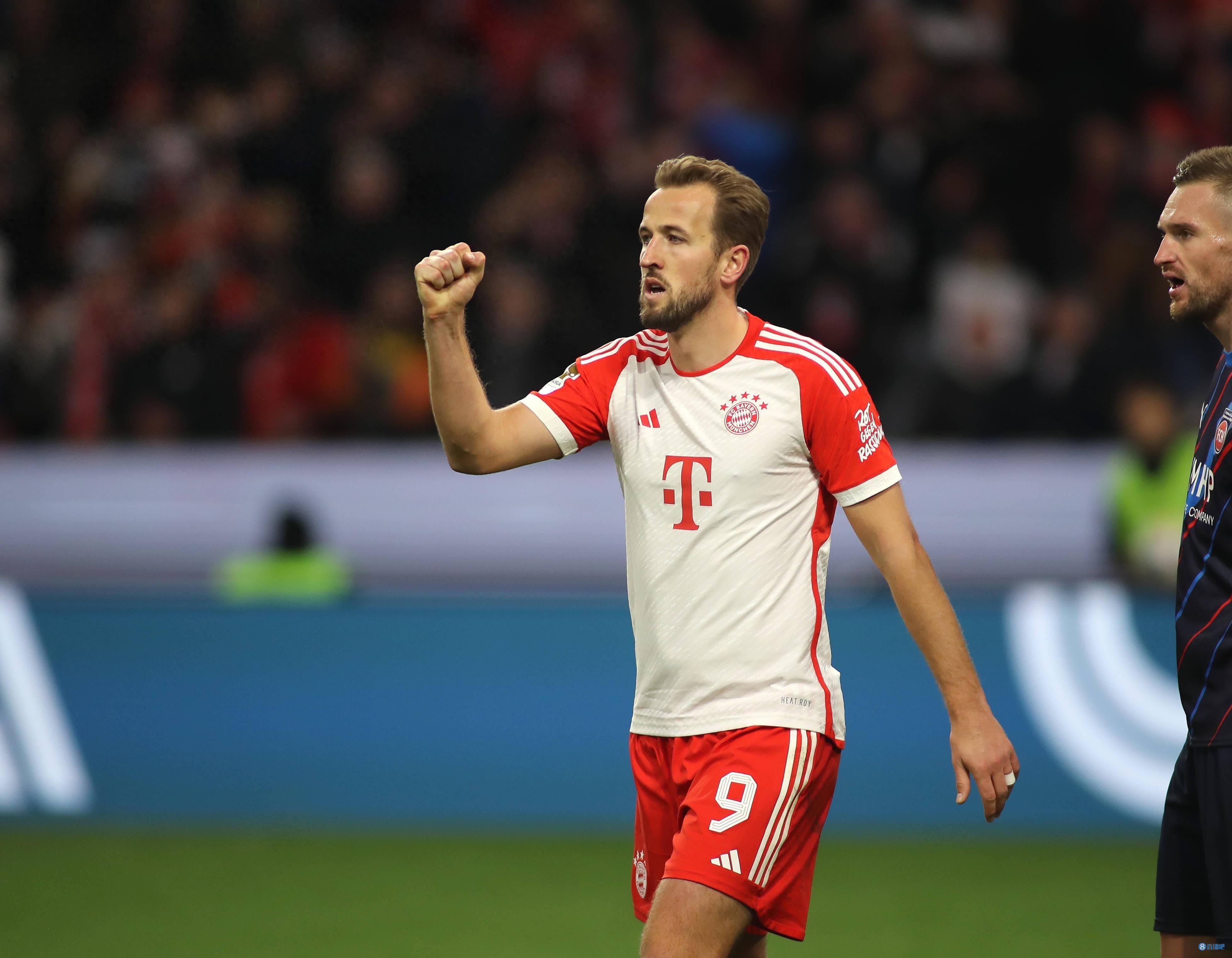 欧冠比赛中一名球员技术全开的简单介绍