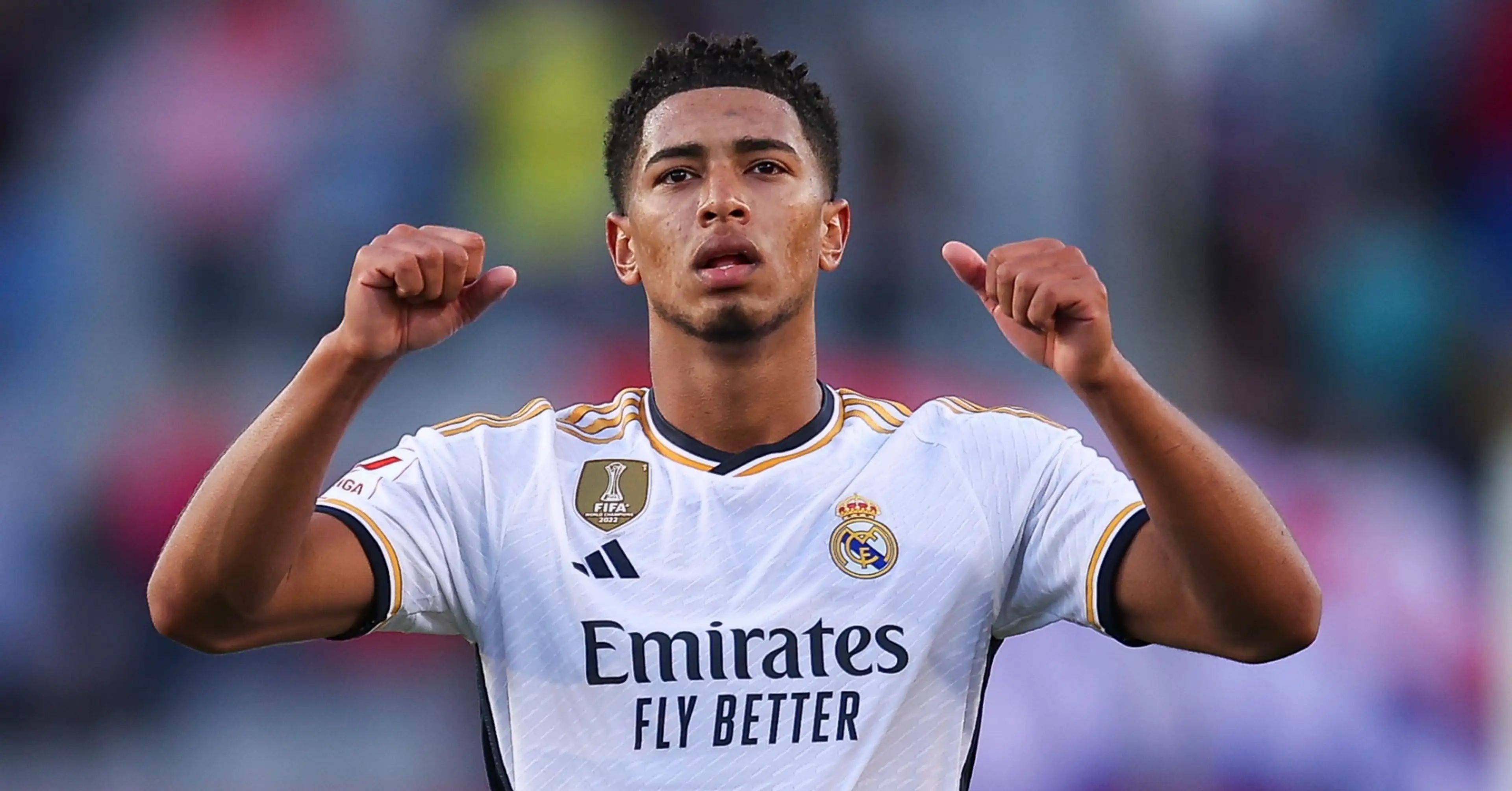 欧冠比赛中一名球员技术全开的简单介绍