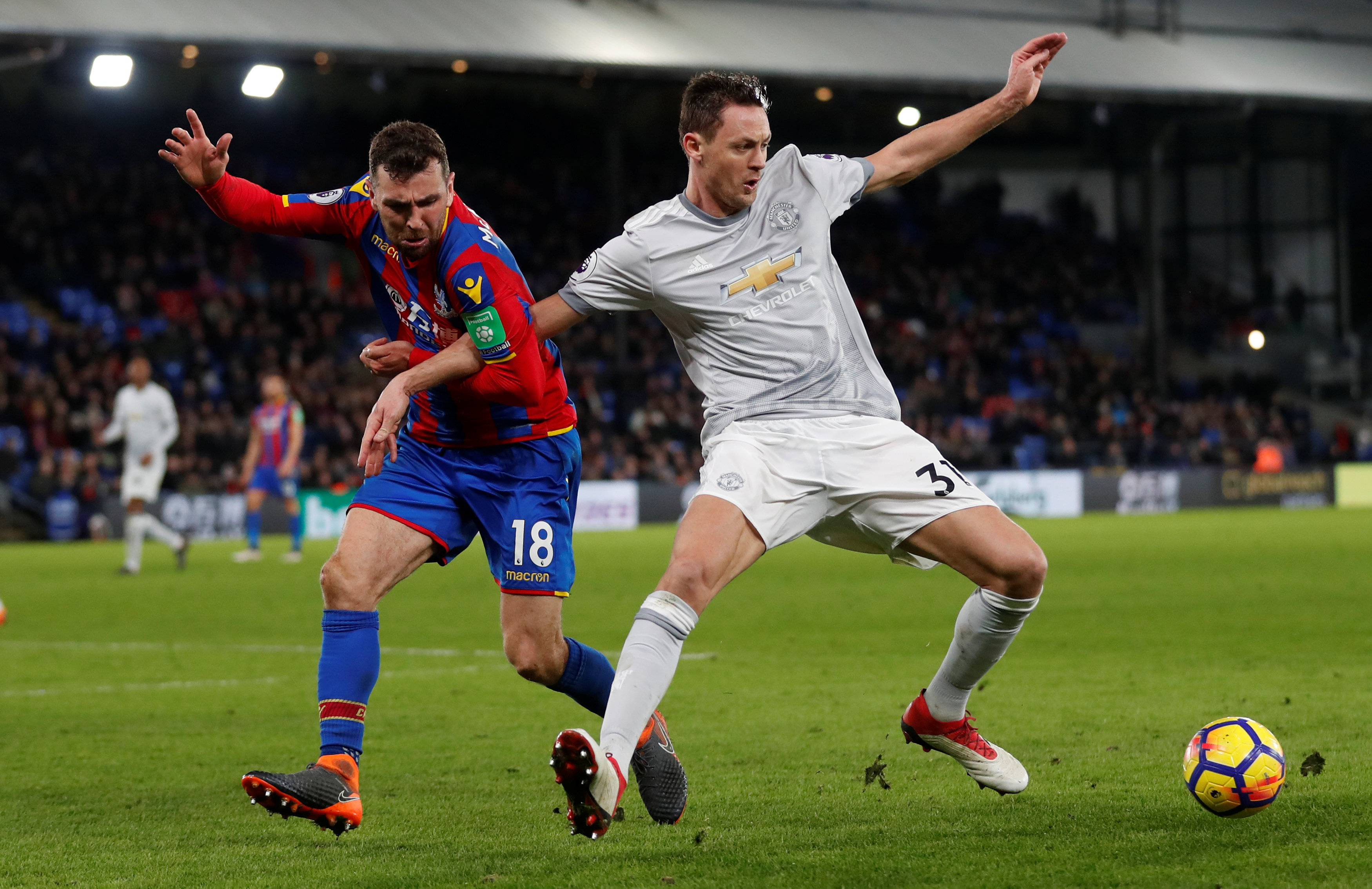 足球明星们在比赛中展现出顶尖的实力和技艺 足球明星们在比赛中展现出顶尖的实力和技艺