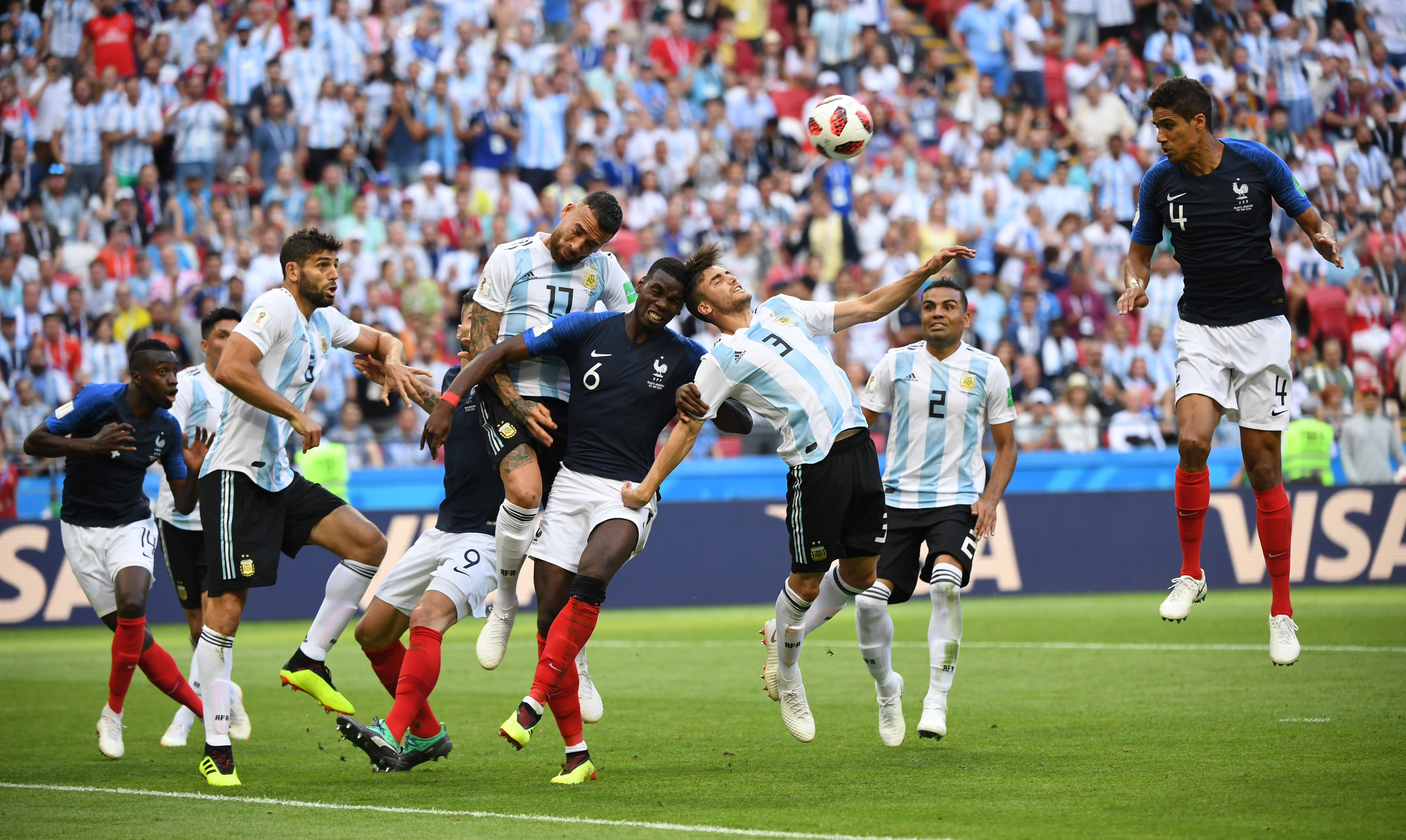 法国足球联赛中的精彩比赛让人目不转睛 法国足球联赛中的精彩比赛让人目不转睛