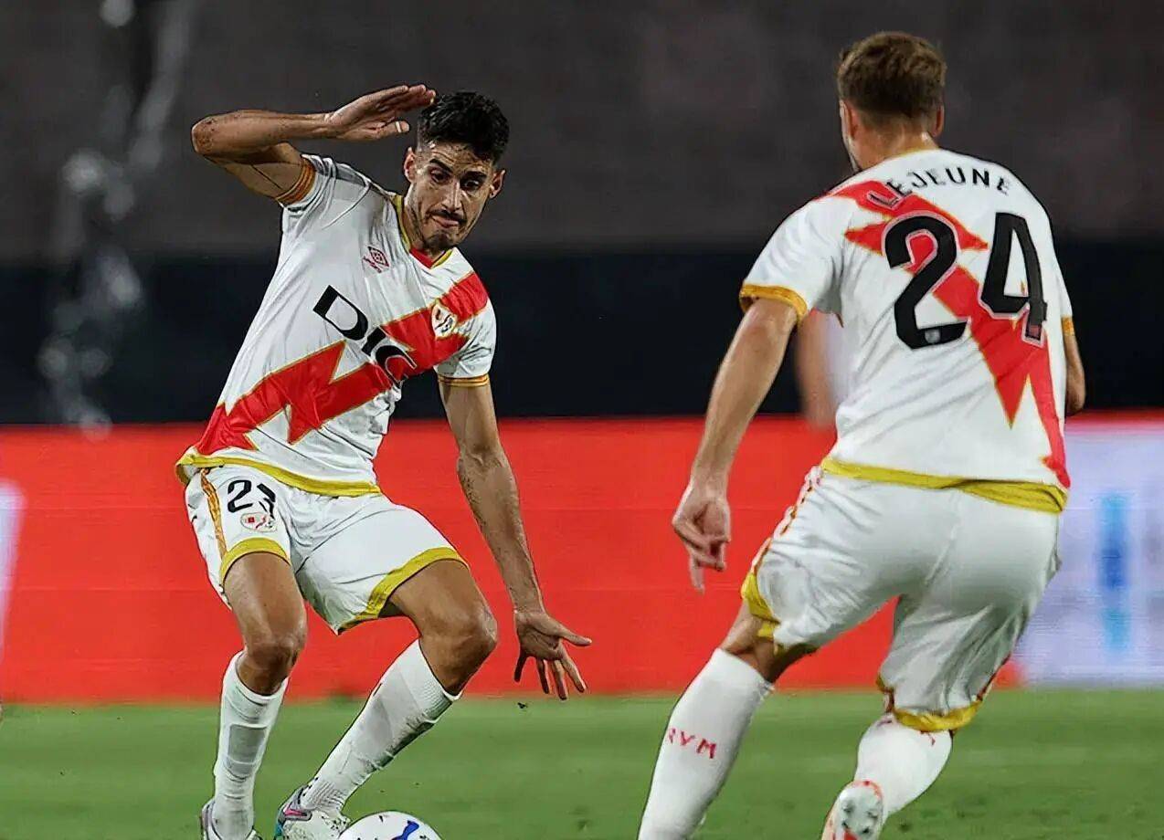 关于瓦伦西亚客场惨败，保级形势愈发严峻的信息